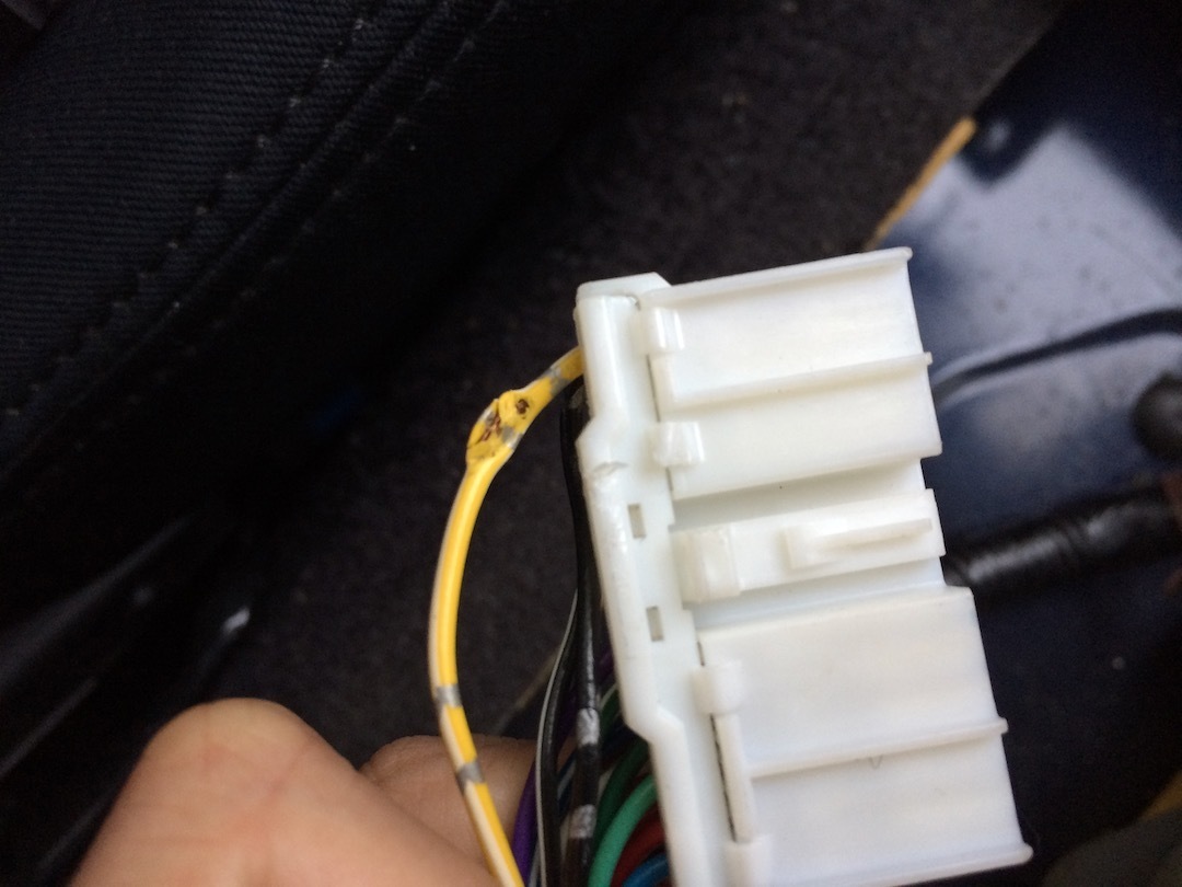 ドアロックとシガーソケットとセンターコンソールシャッターの修理 いまさらレガシィ